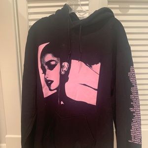 genuine ARIANA GRANDE sweetener®️ tour sweatshirt